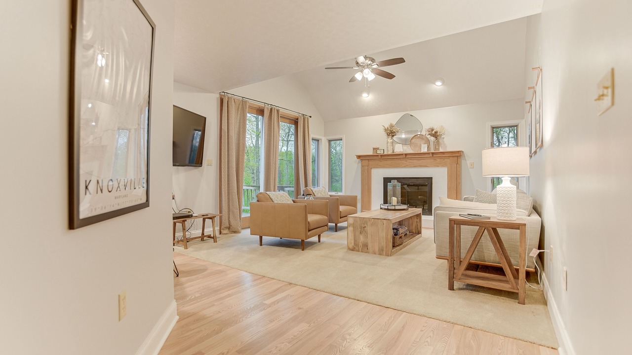 Photo of Livingroom in Bakerton