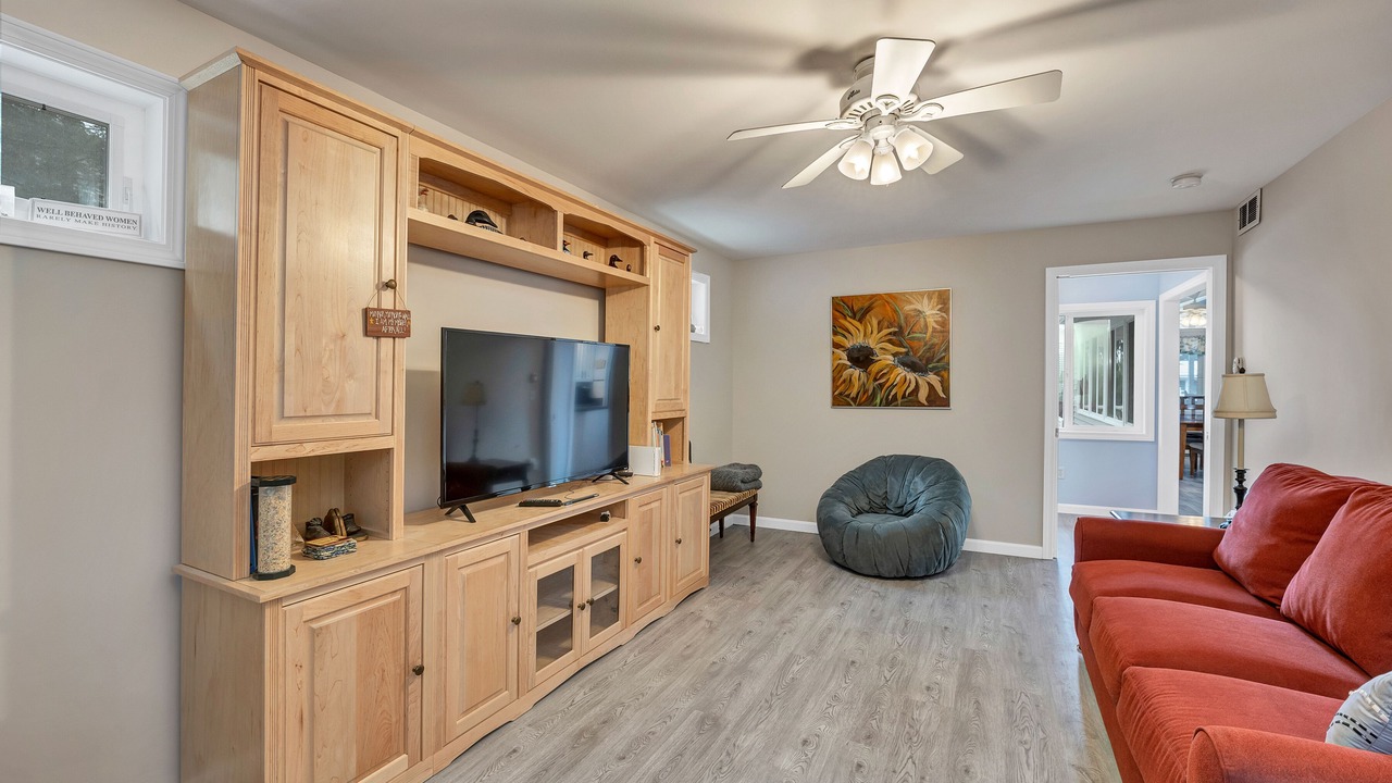 Photo of Livingroom in Moultonborough