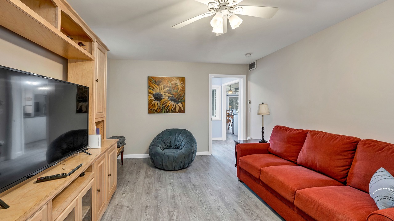 Photo of Livingroom in Moultonborough