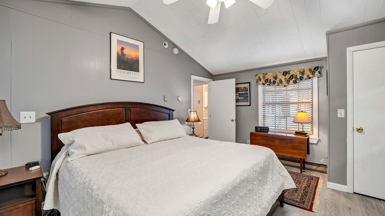 Photo of Bedroom in Moultonborough
