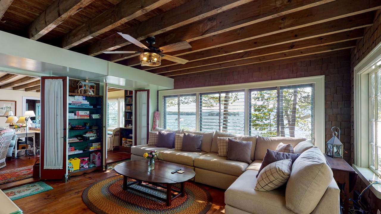 Photo of Livingroom in Wolfeboro