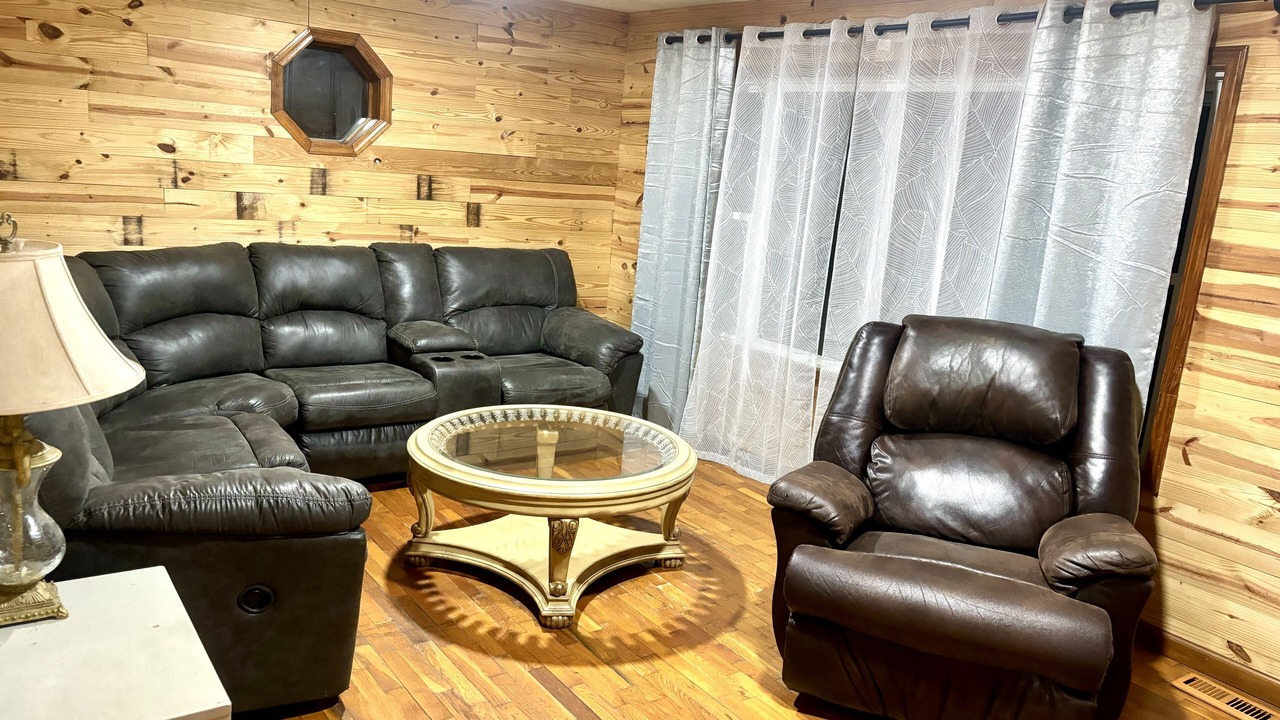 Photo of Livingroom in Newtown