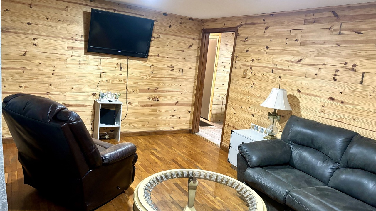 Photo of Livingroom in Newtown