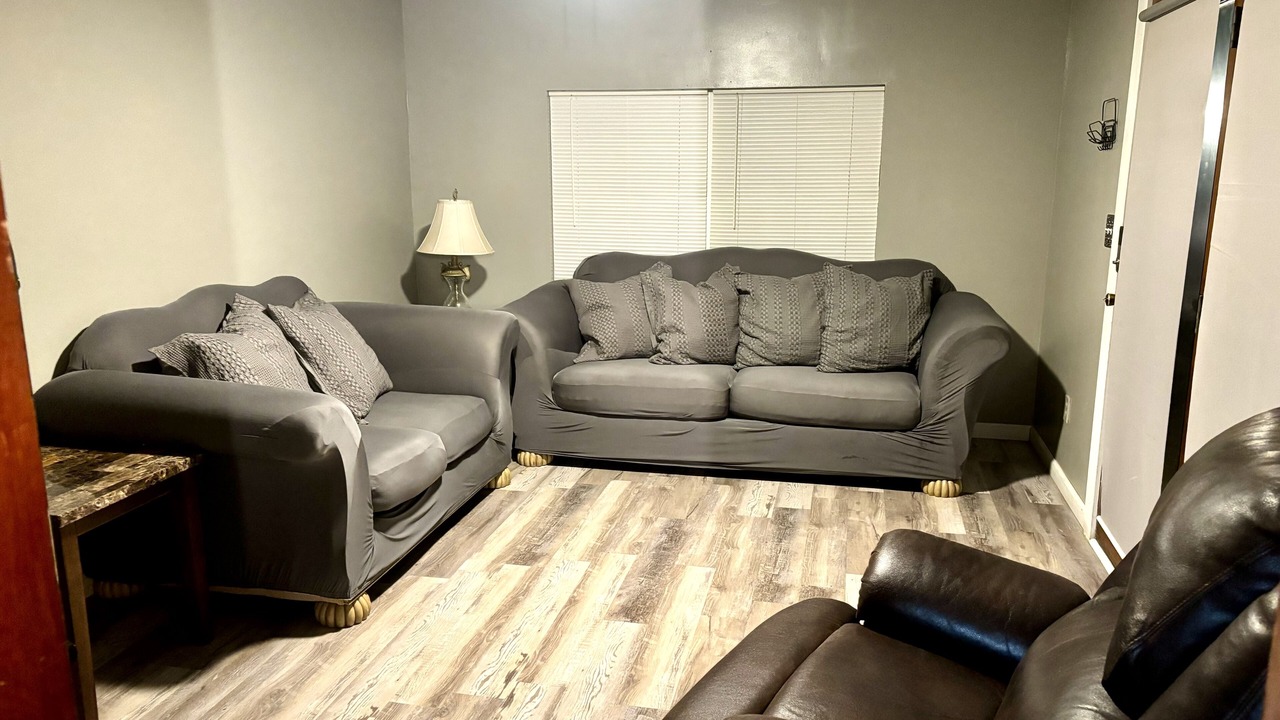 Photo of Livingroom in Newtown