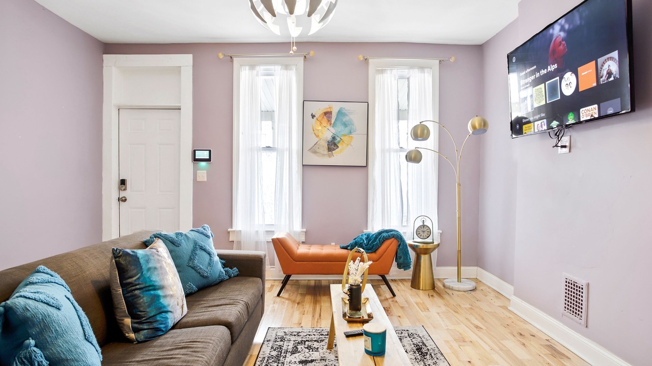 Photo of Livingroom in Mid-Govans
