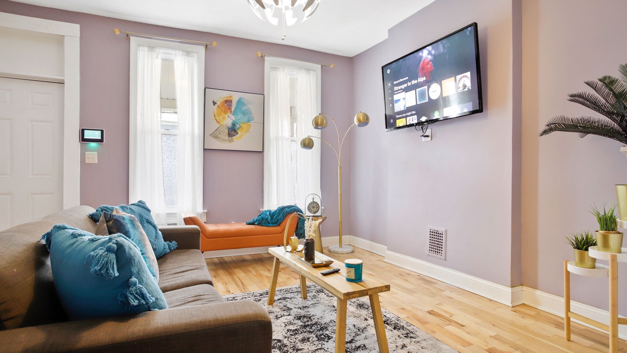 Photo of Livingroom in Mid-Govans