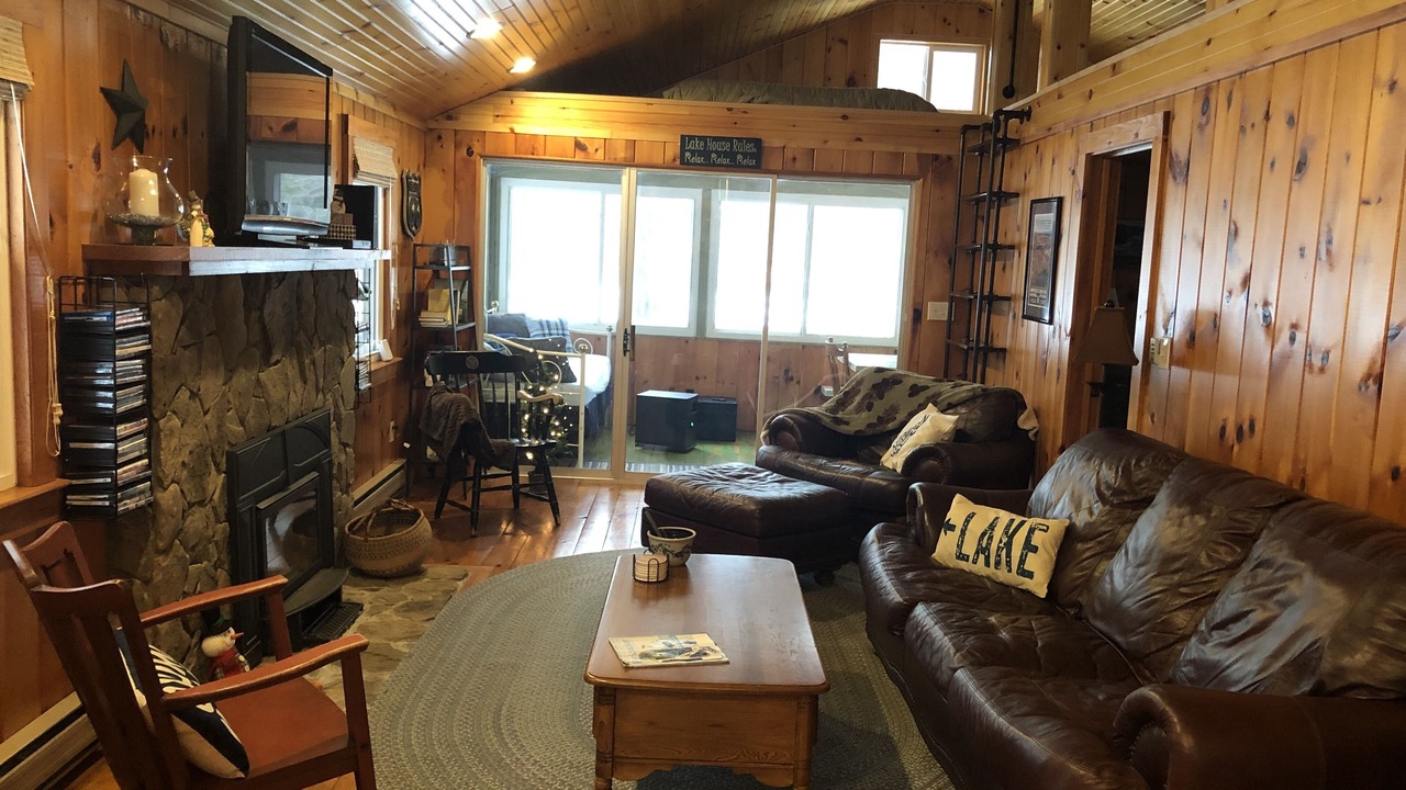 Photo of Livingroom in West Newfield