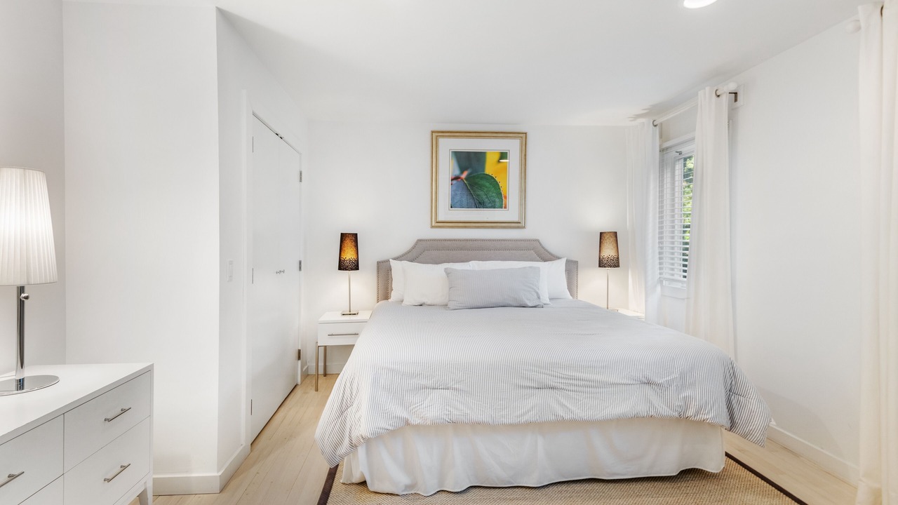 Photo of Bedroom in Wainscott Woods