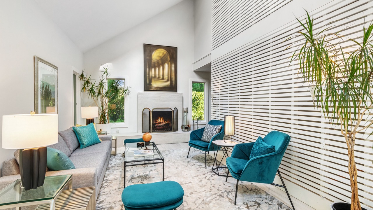 Photo of Livingroom in Wainscott Woods