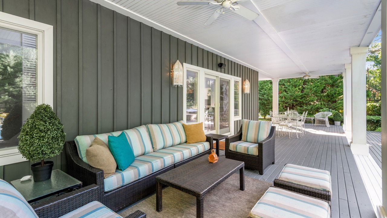 Photo of Patio Balcony in Wainscott Woods