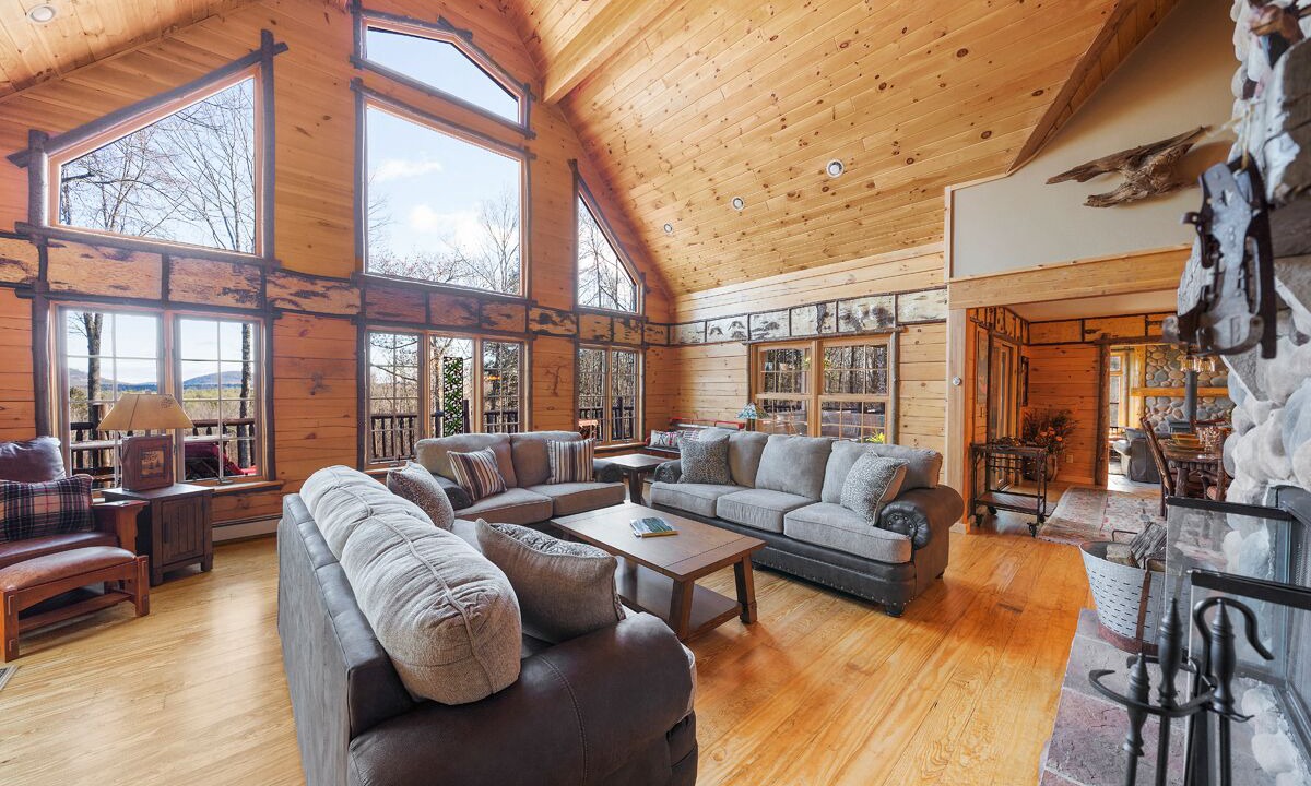 Photo of Livingroom in Johnsburg