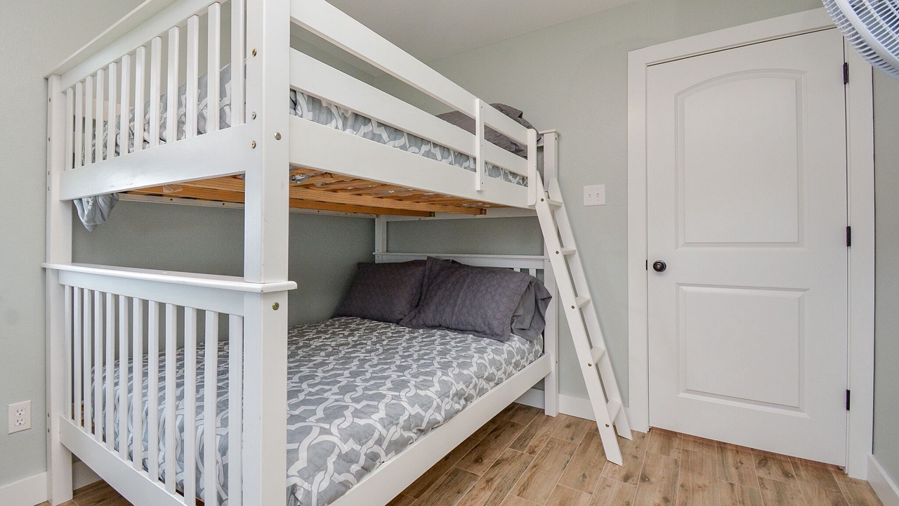 Photo of Bedroom in Terramar Beach