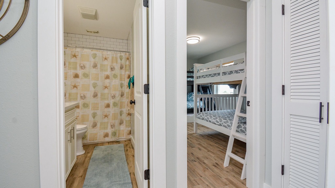 Photo of Bedroom in Terramar Beach
