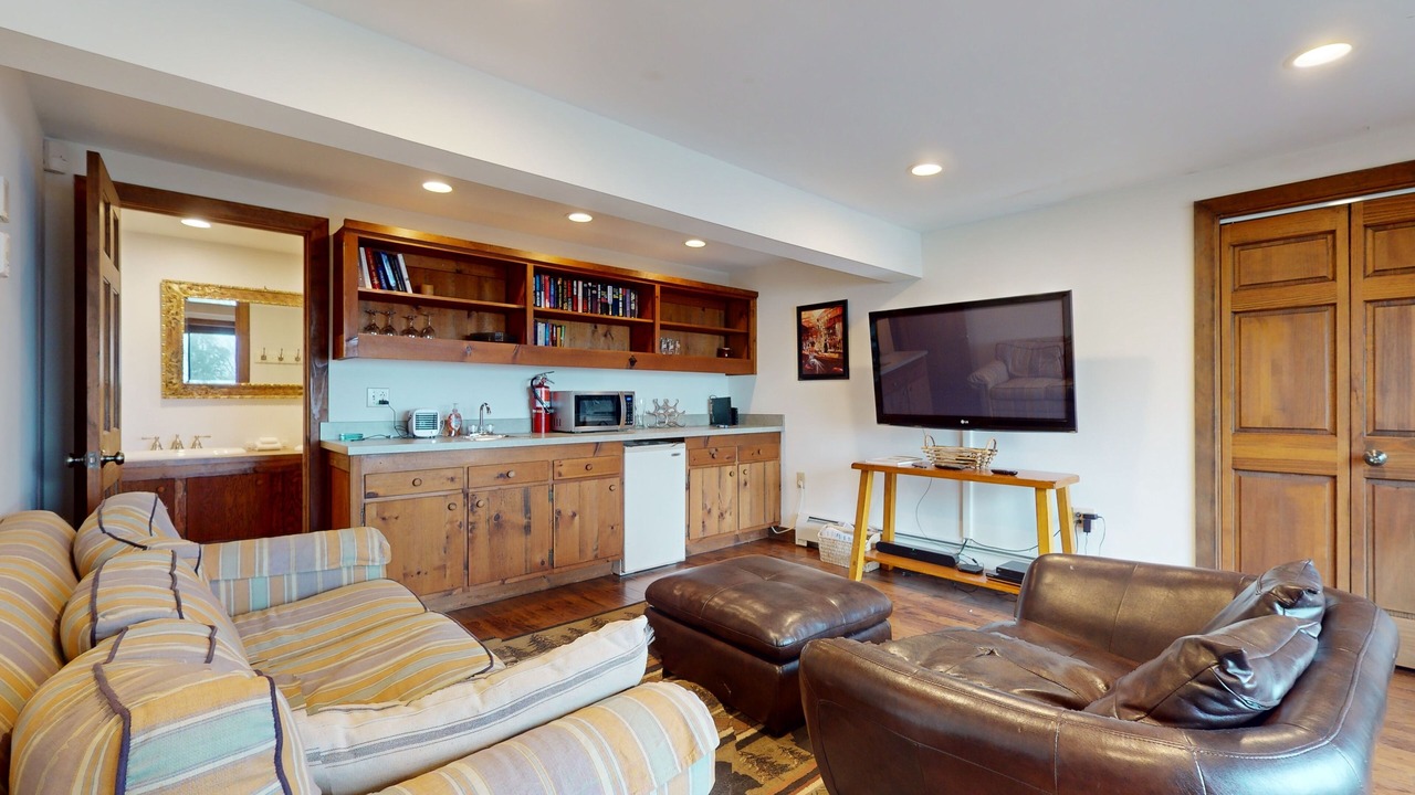 Photo of Livingroom in Plymouth