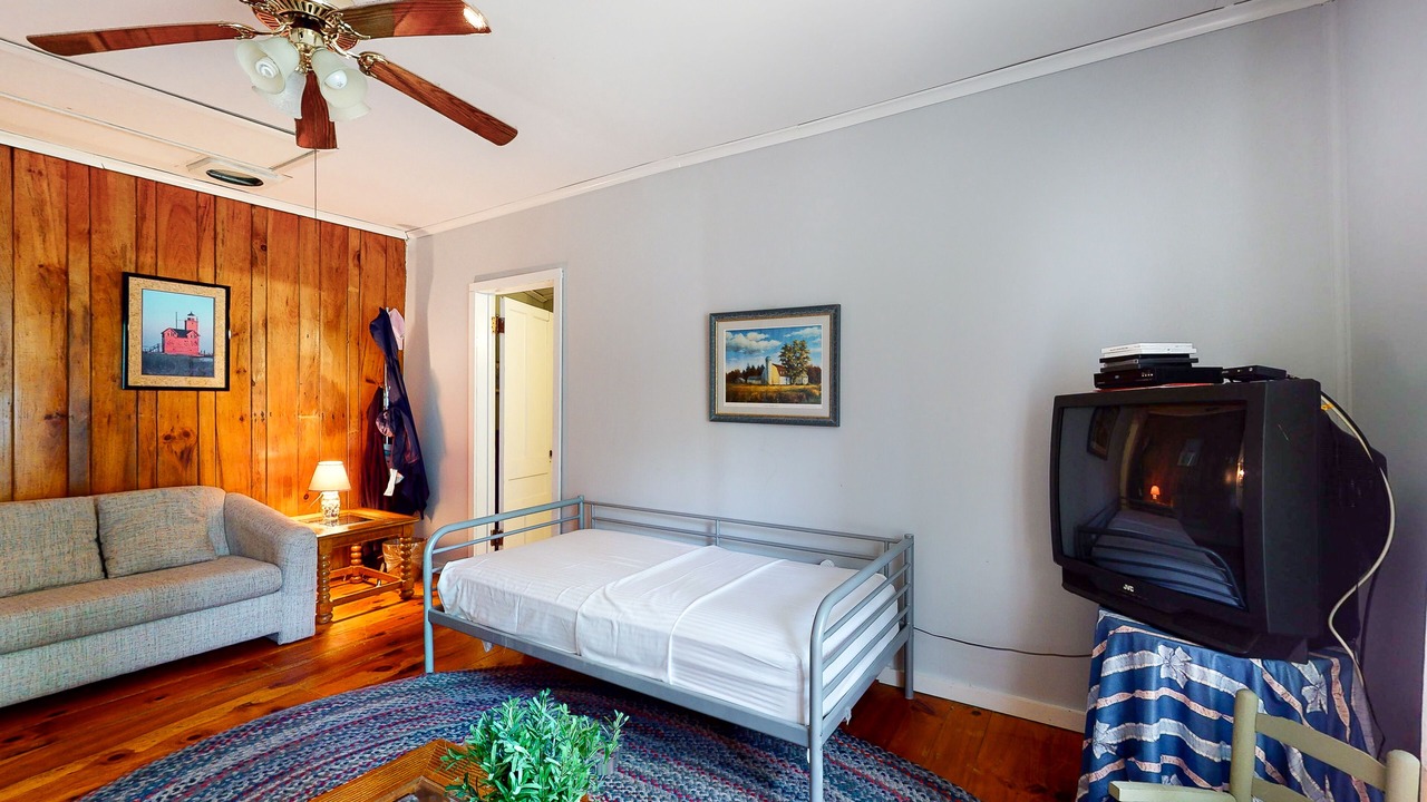 Photo of Livingroom in Poultney