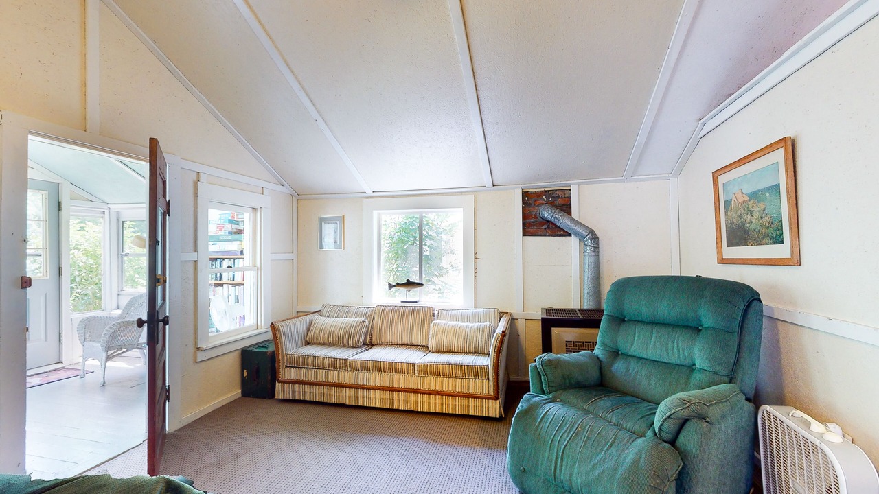 Photo of Livingroom in Poultney