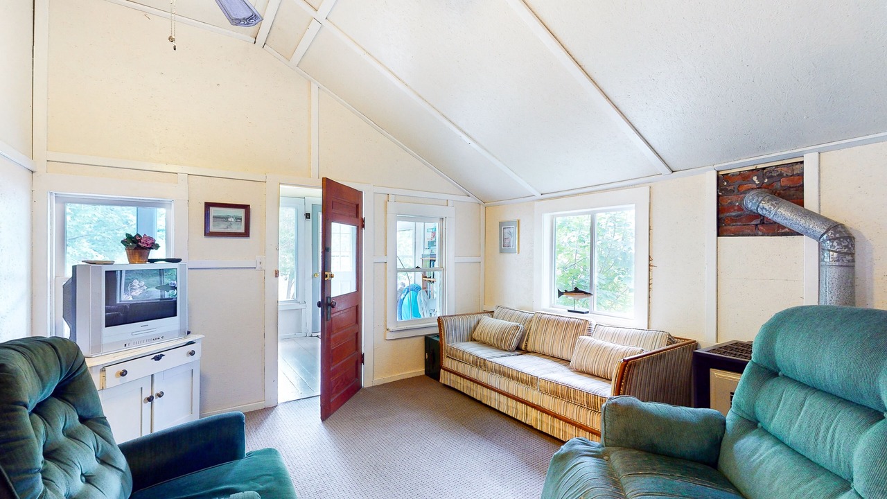 Photo of Livingroom in Poultney