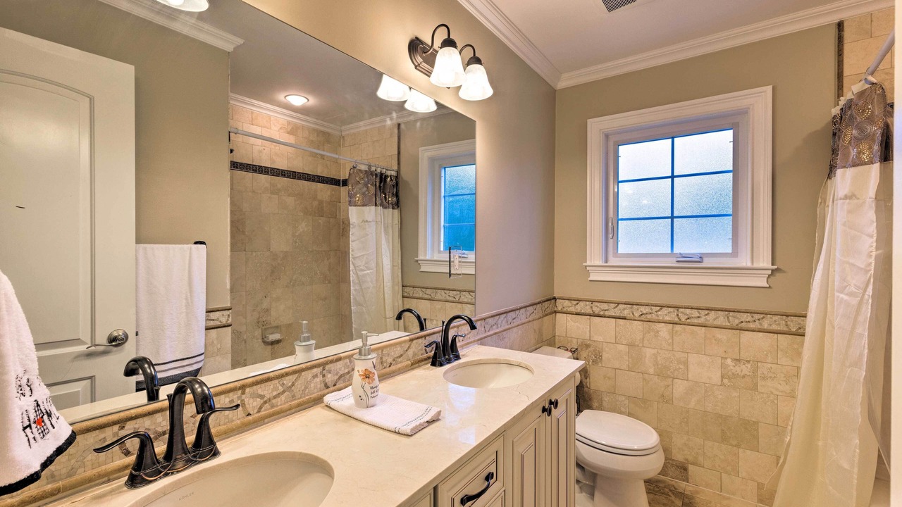 Photo of Bathroom in Glen Cove