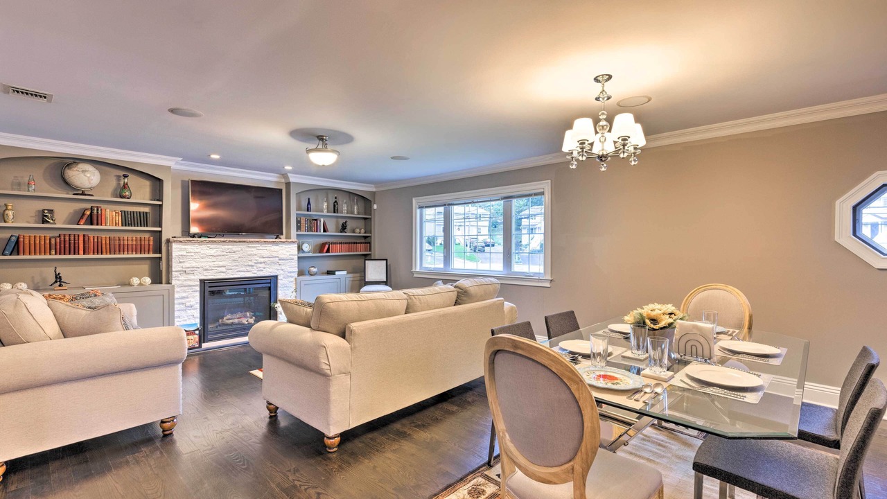 Photo of Bedroom in Glen Cove