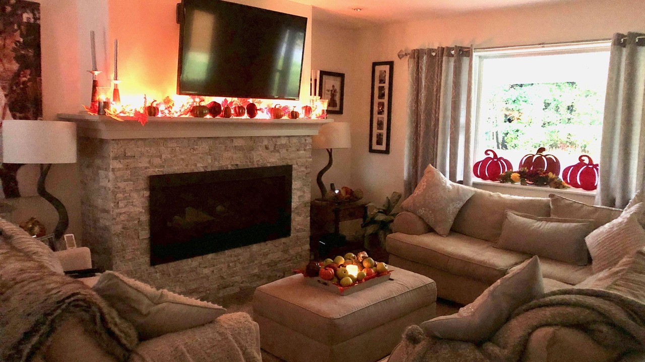 Photo of Livingroom in Queensbury