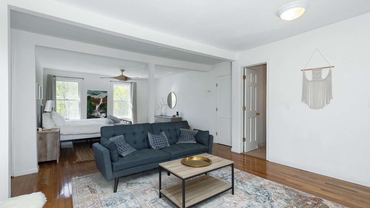 Photo of Livingroom in Saugerties
