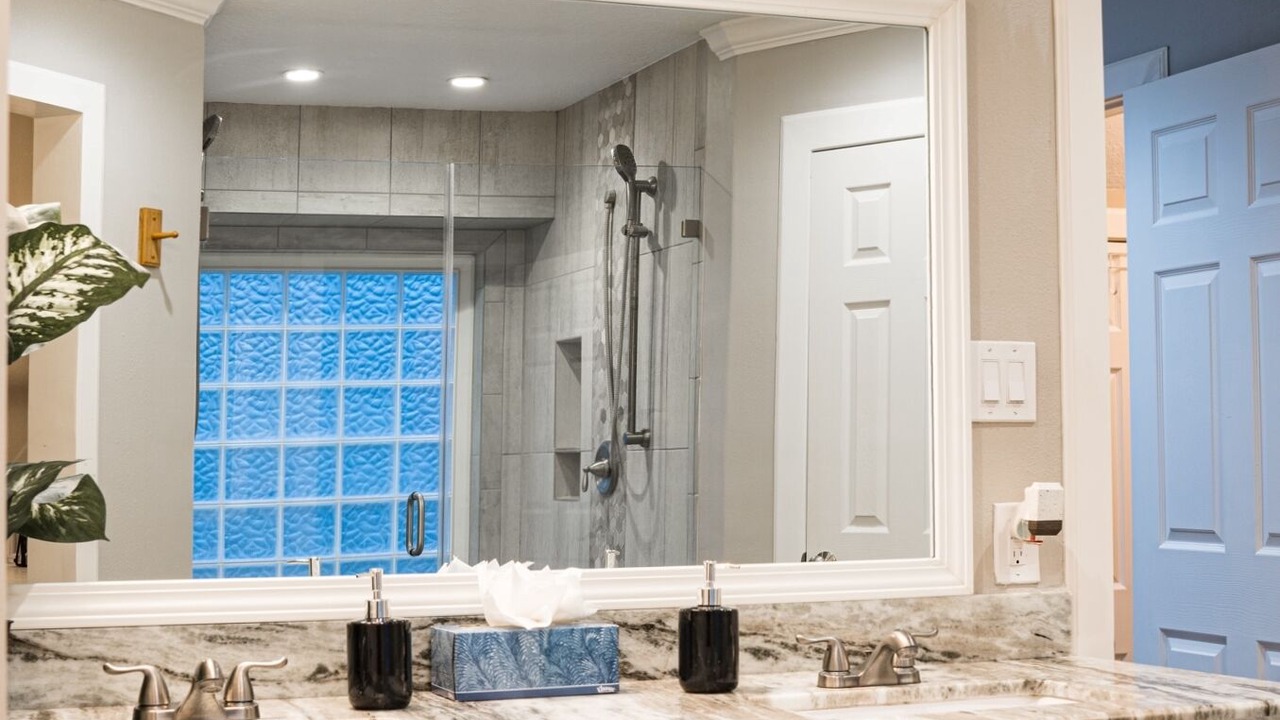 Photo of Bathroom in Klein