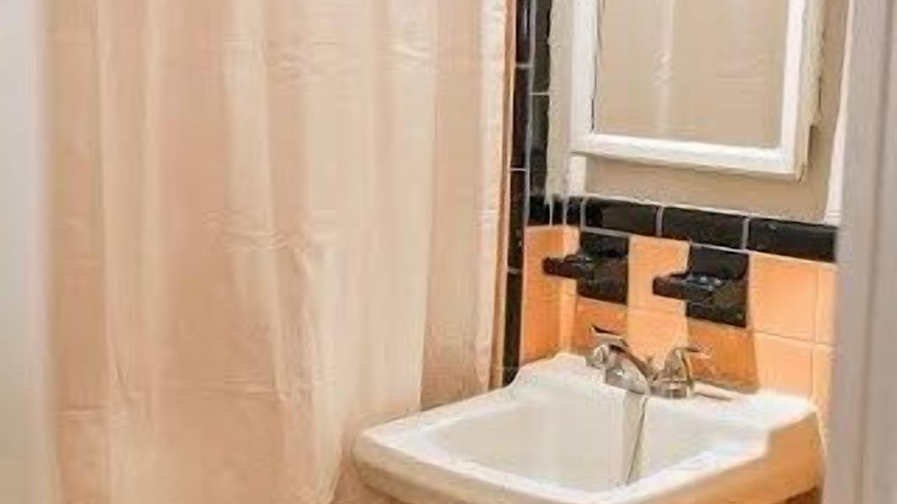 Photo of Bathroom in Chinatown