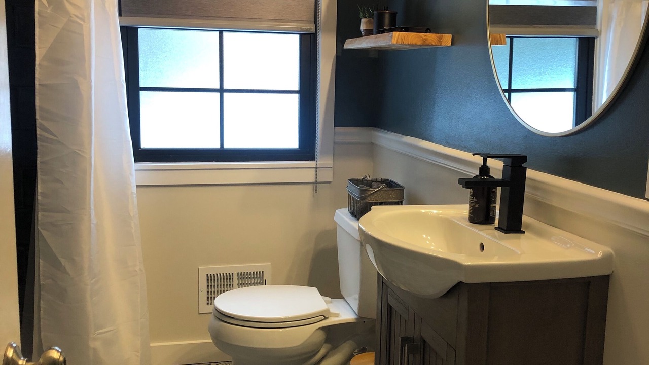 Photo of Bathroom in Ionia