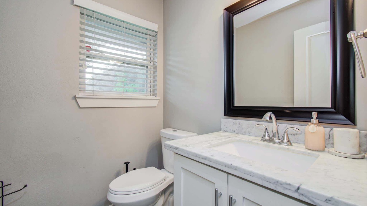 Photo of Bathroom in Willow Meadows/Willowbend Area