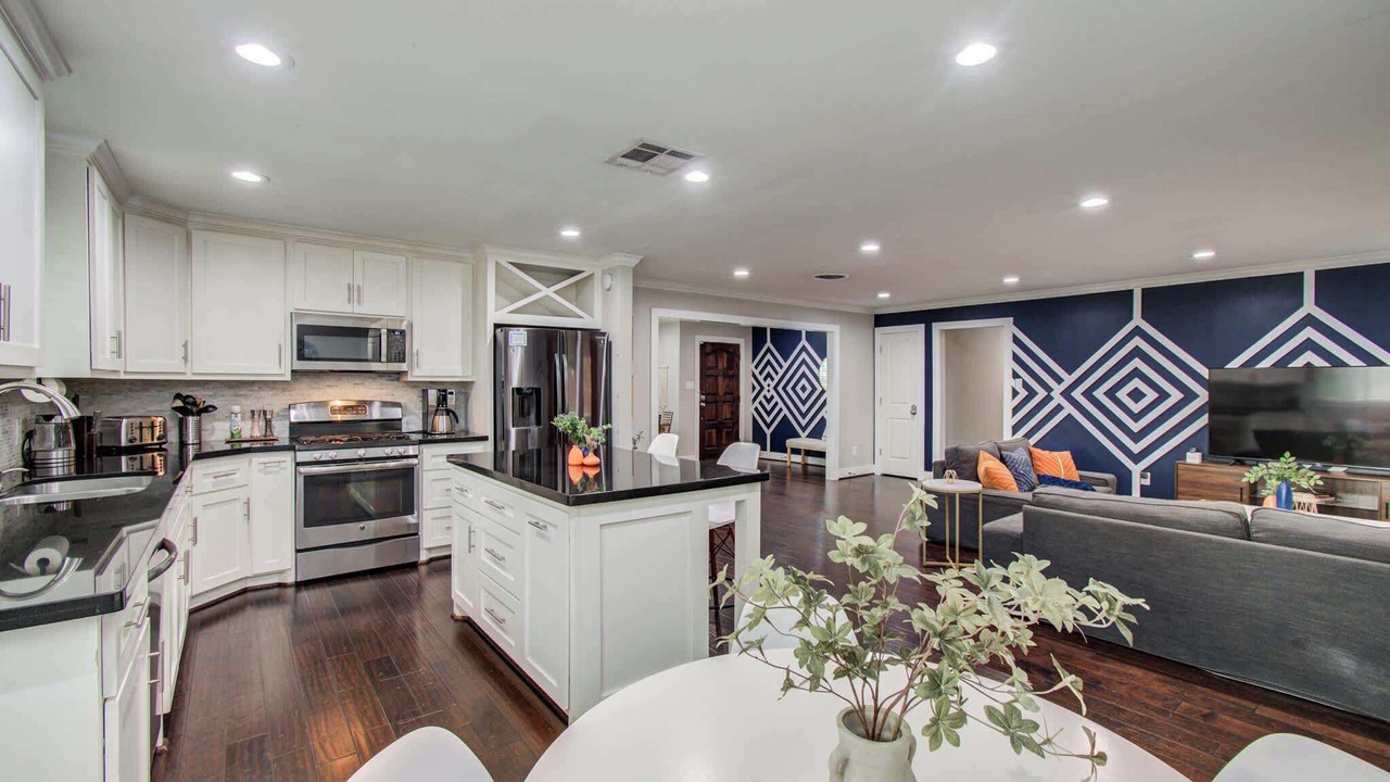 Photo of Kitchen in Willow Meadows/Willowbend Area