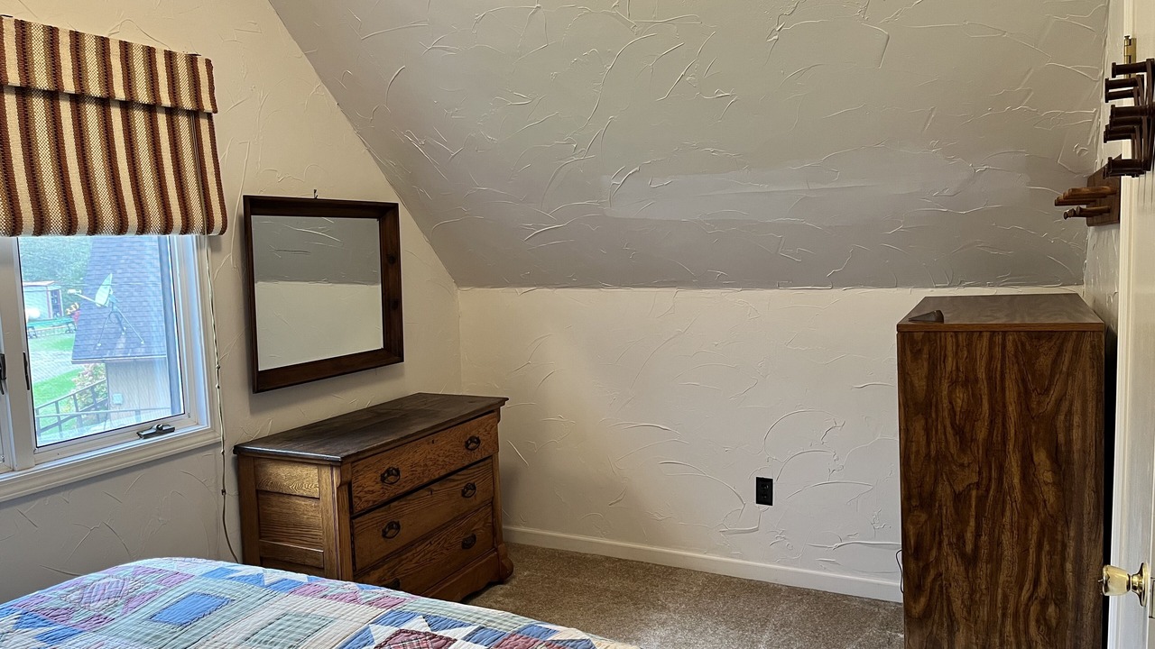 Photo of Bedroom in Swain