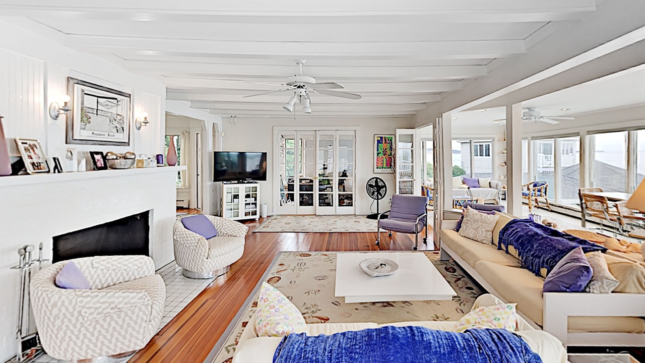 Photo of Livingroom in Sagamore Beach