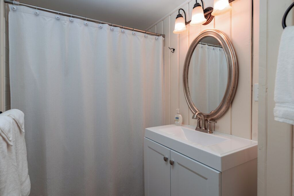 Photo of Bathroom in Warren