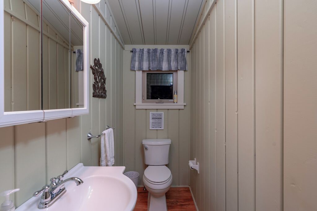 Photo of Bathroom in Warren