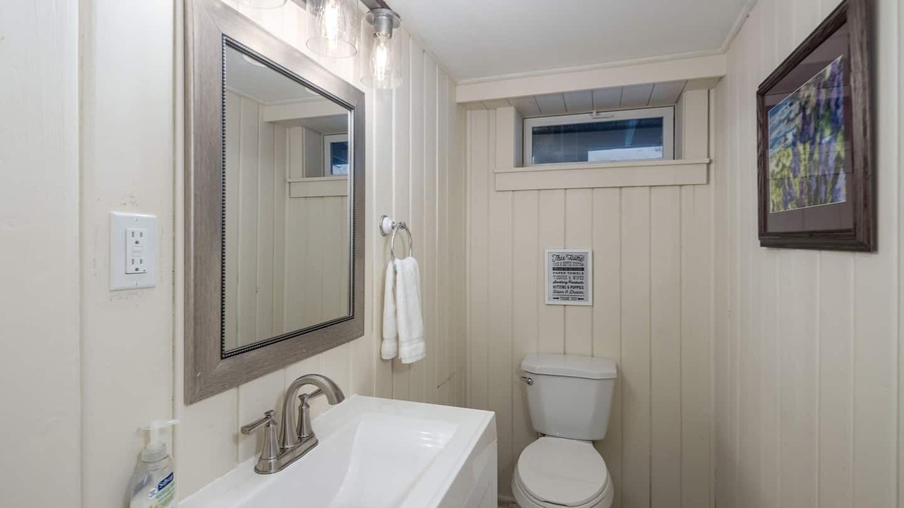 Photo of Bathroom in Warren