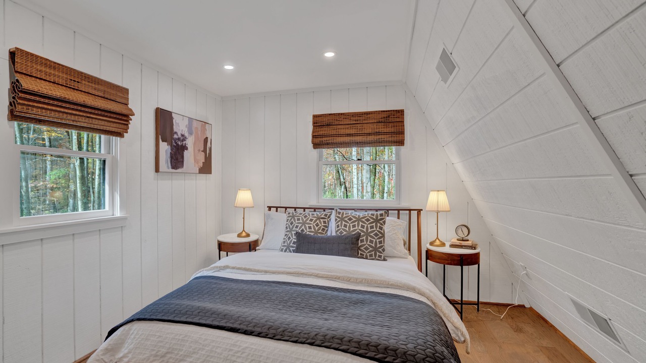 Photo of Bedroom in Berkeley Springs