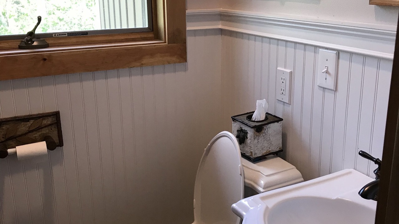 Photo of Bathroom in Putnam Station