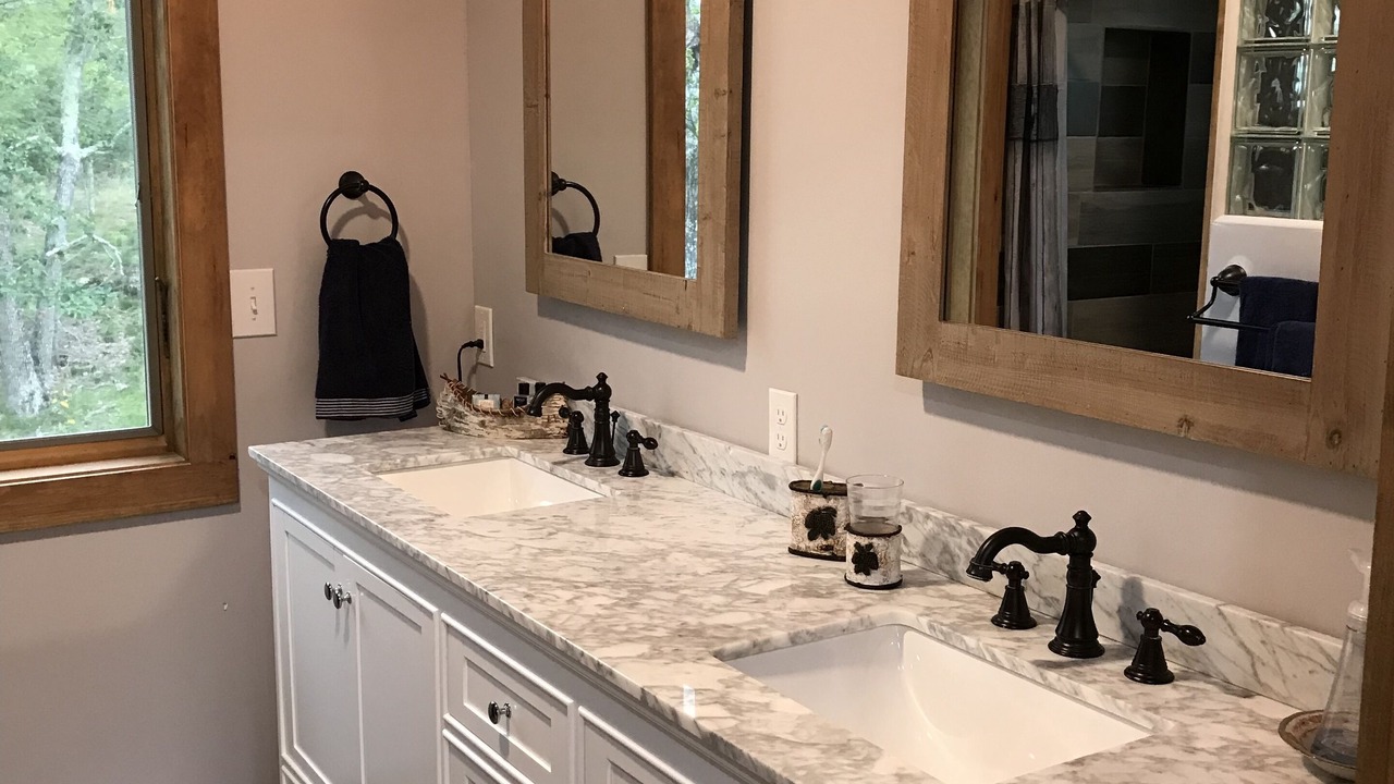 Photo of Bathroom in Putnam Station