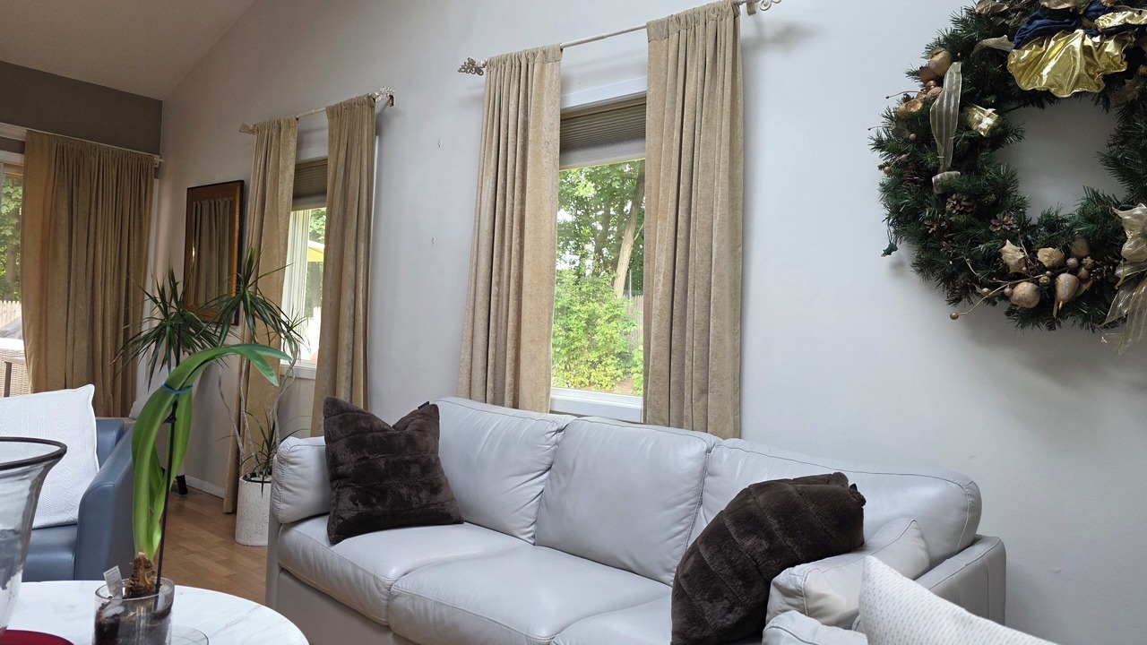 Photo of Livingroom in Port Washington