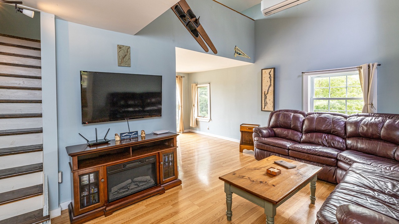 Photo of Livingroom in Ticonderoga