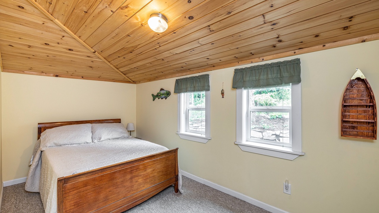 Photo of Bedroom in Ticonderoga