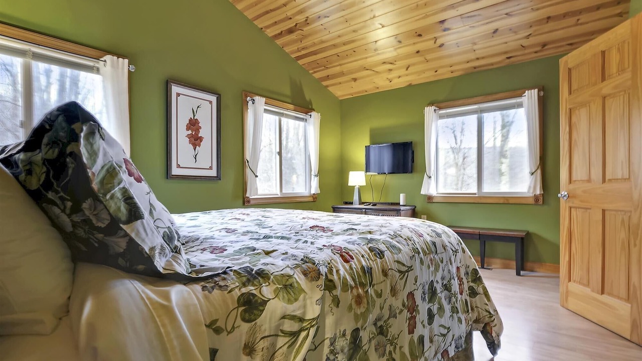 Photo of Bedroom in Timberline