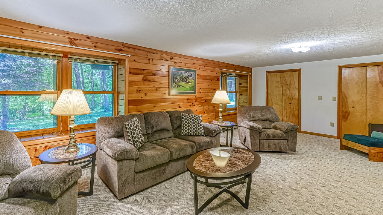 Photo of Livingroom in McHenry