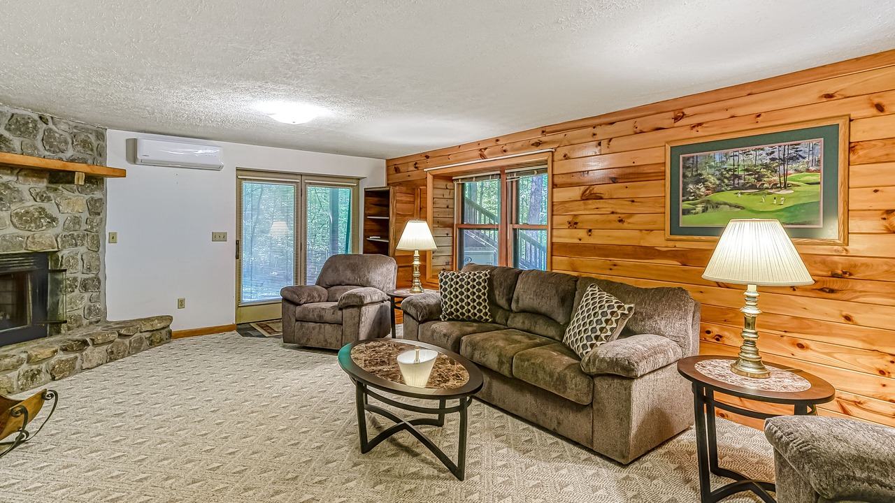 Photo of Livingroom in McHenry
