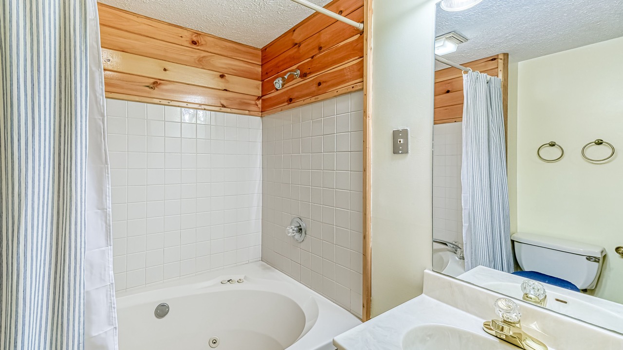 Photo of Bathroom in McHenry