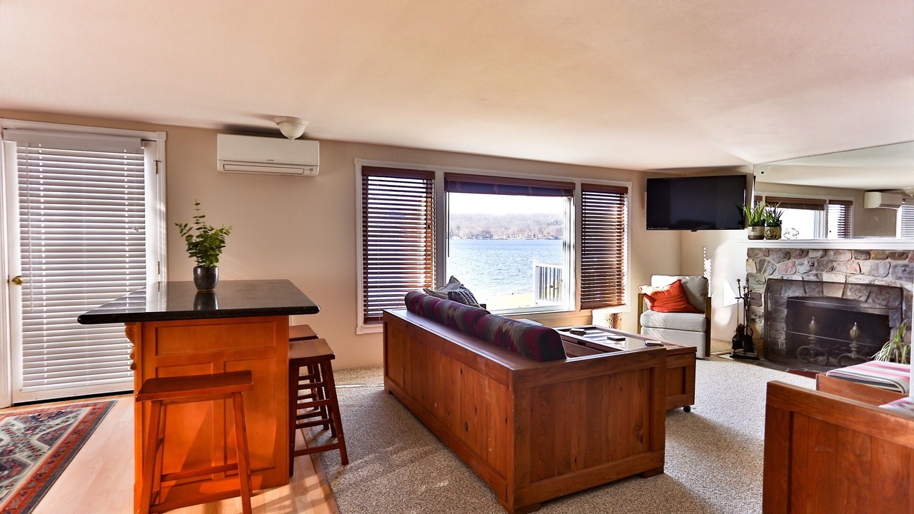 Photo of Livingroom in Conesus
