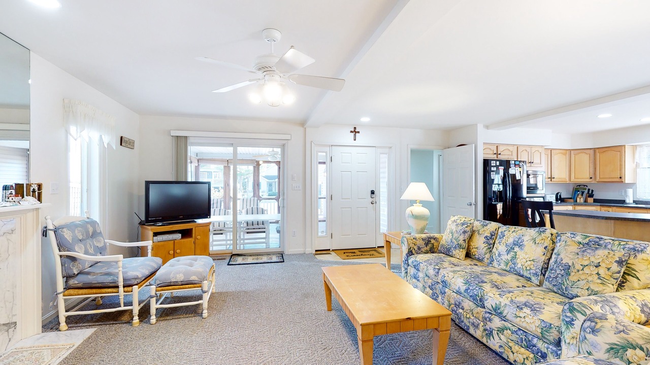 Photo of Livingroom in Caine Woods