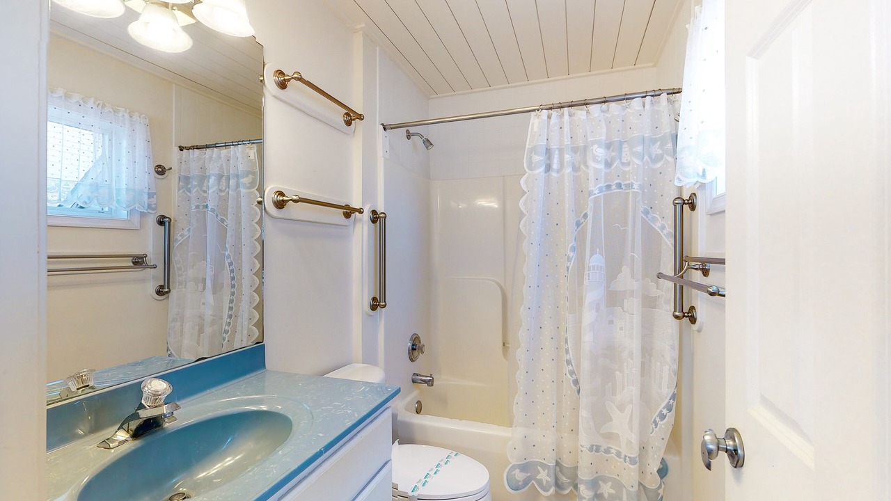 Photo of Bathroom in Caine Woods