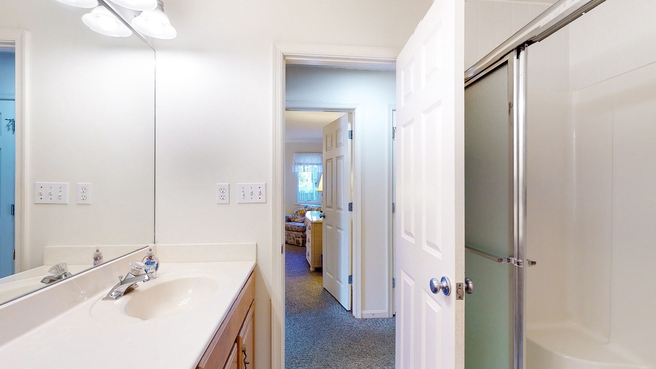 Photo of Bathroom in Caine Woods