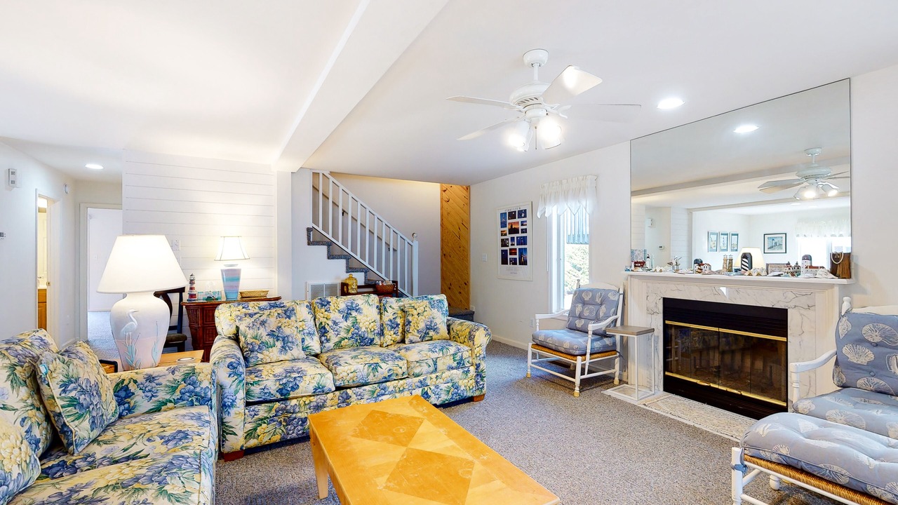 Photo of Livingroom in Caine Woods